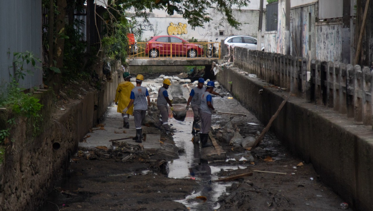 agua-parada-em-rio-icarai