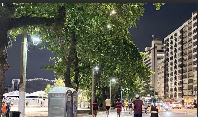 Calçadão da Praia de Icaraí ganha iluminação LED