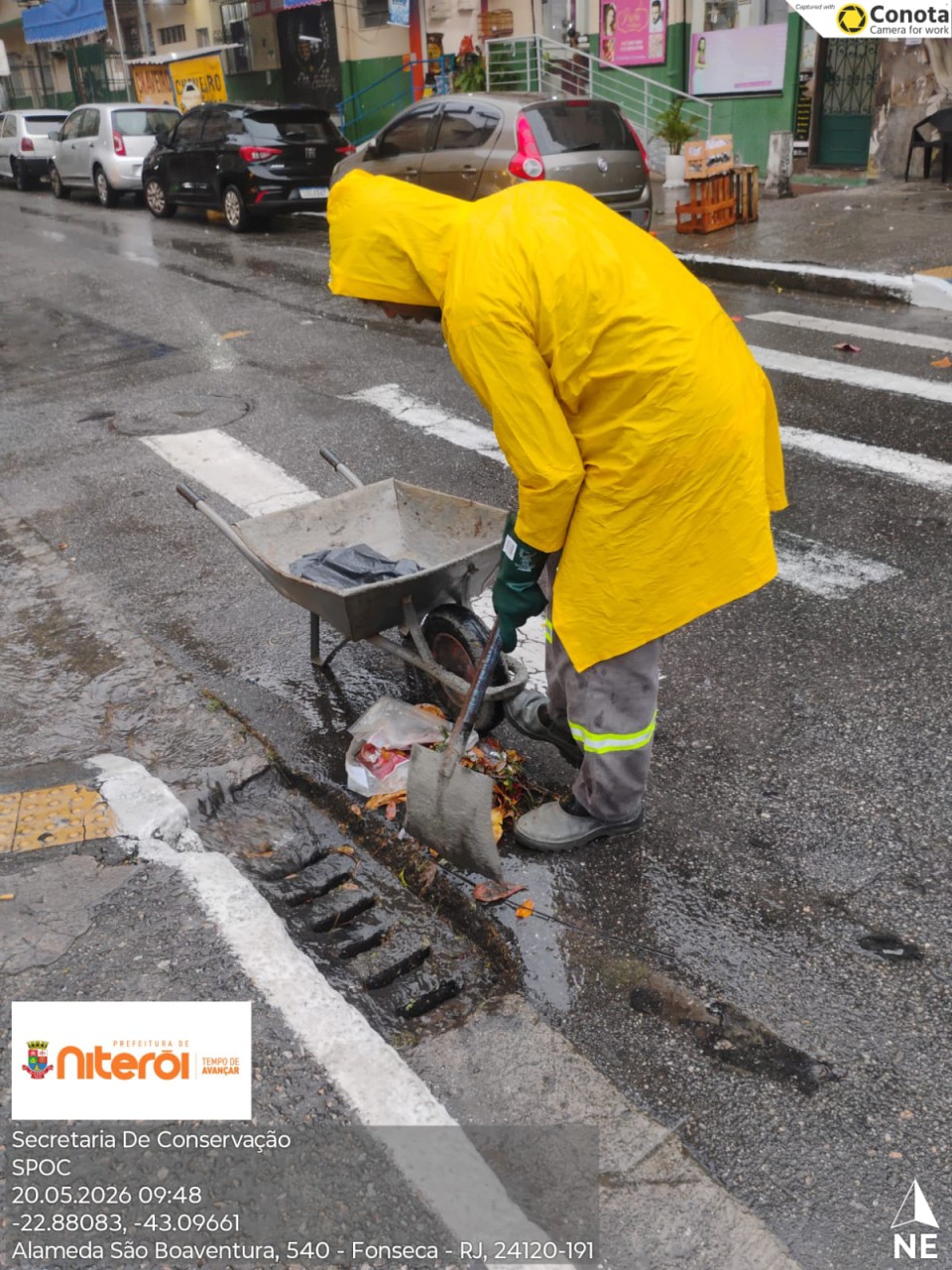 Prefeitura Móvel: Limpeza de caixas e ralos de diversos logradouros no Fonseca