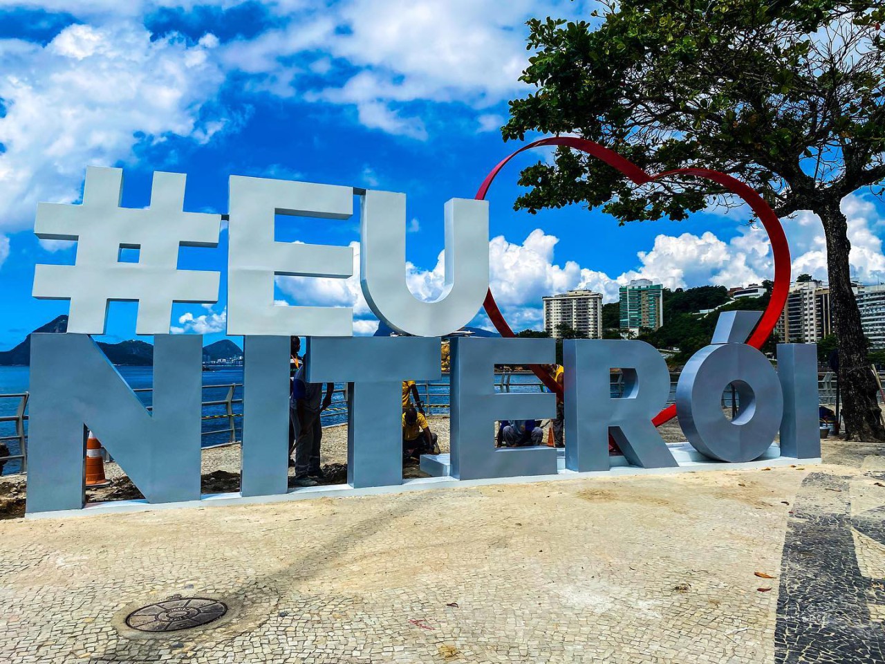 Letreiro “#Eu amo Niterói”, na orla de Icaraí, foi inaugurado