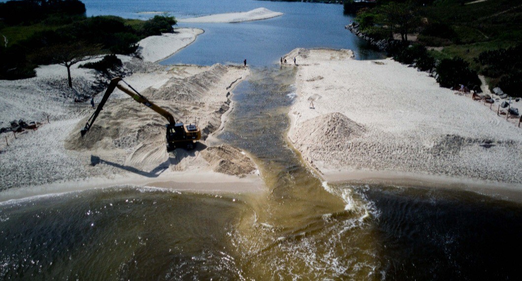 Restabelecida ligação da lagoa com o mar de Itaipu